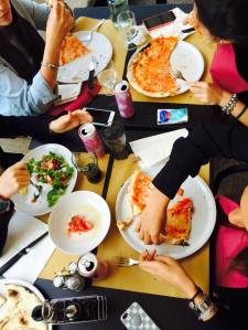 Dinner by il Pollo d'oro hands & pizza